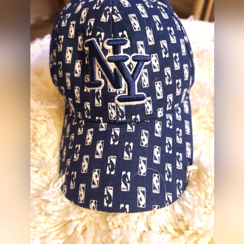 NEW YORK NAVY BLUE/WHITE ADJUSTABLE  CAP